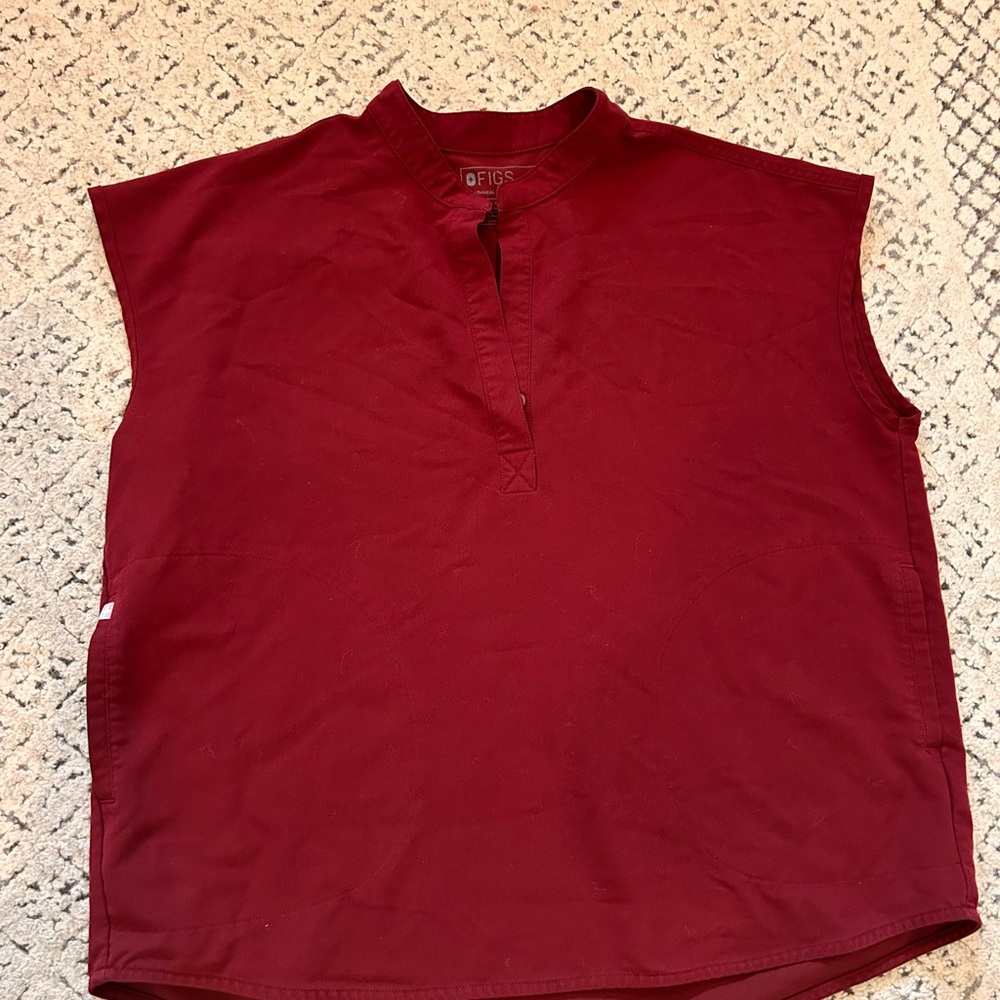 FIGS Women’s Rafaela Scrub Top - Burgundy